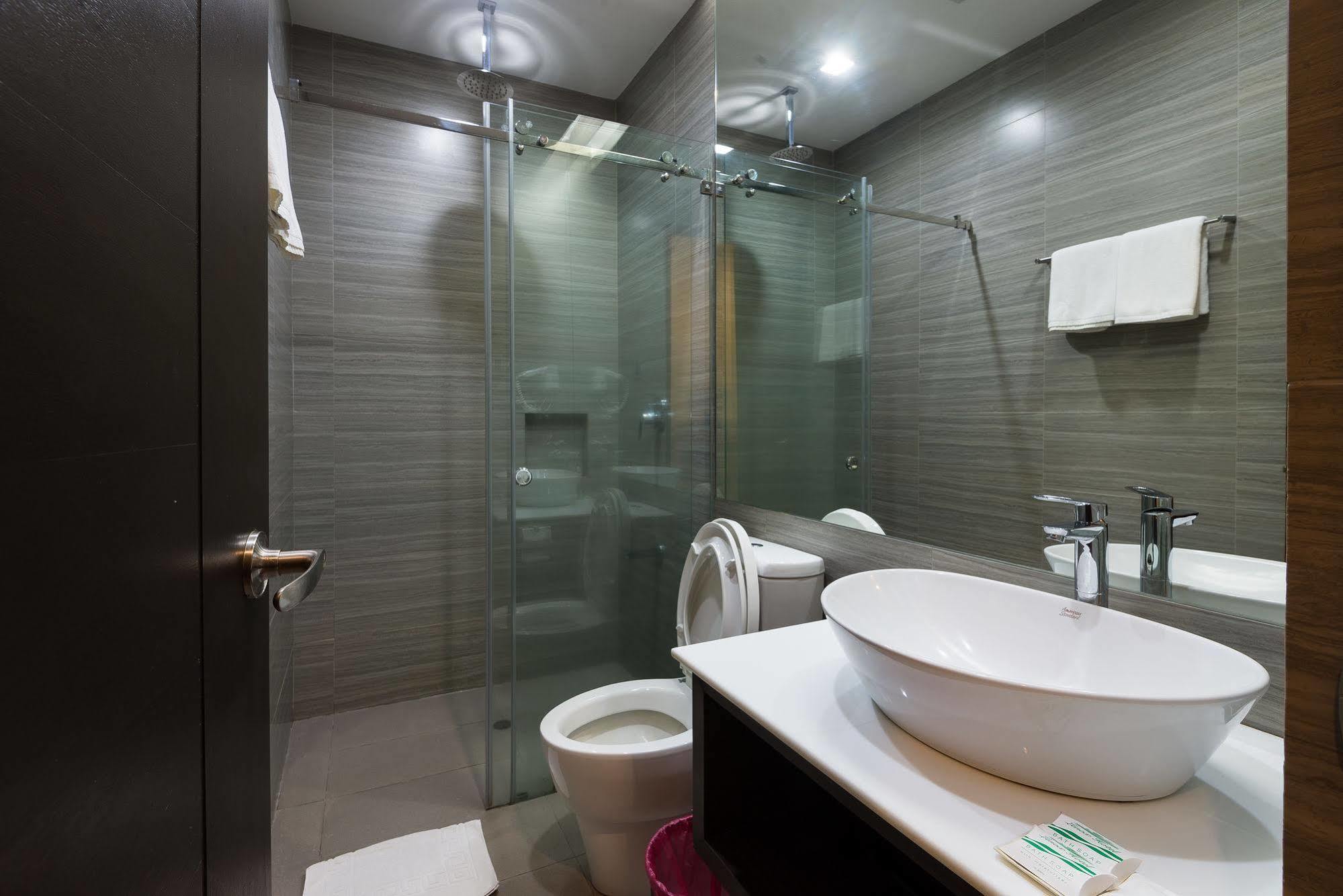Lenox Hotel Dagupan City Kültér fotó